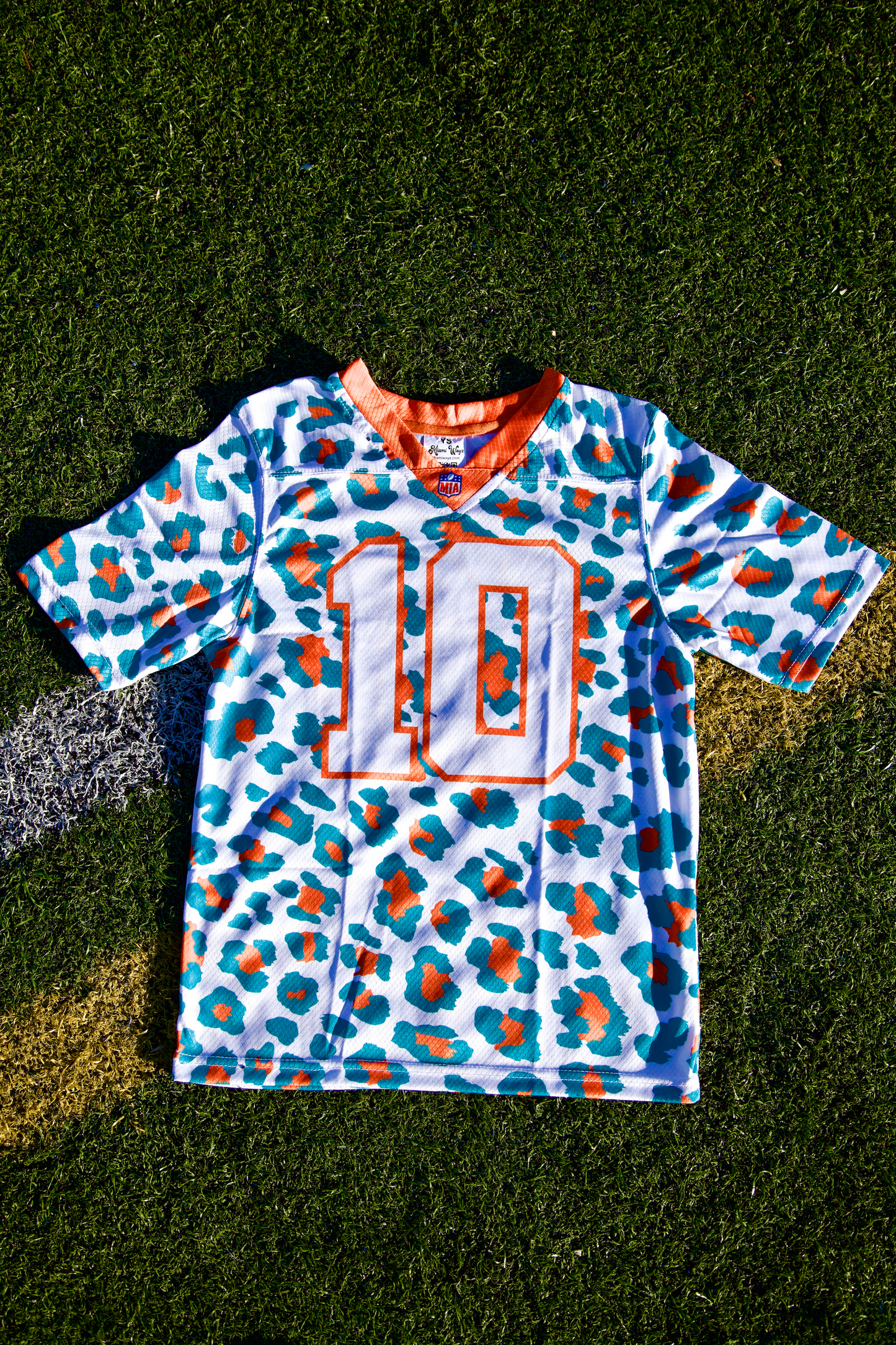 Cheetah Jersey White - Orange Neck